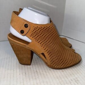 Vince Camuto Women Bootie Size 9M "Jace Peanut" Brown Leather Slip On Block Heel